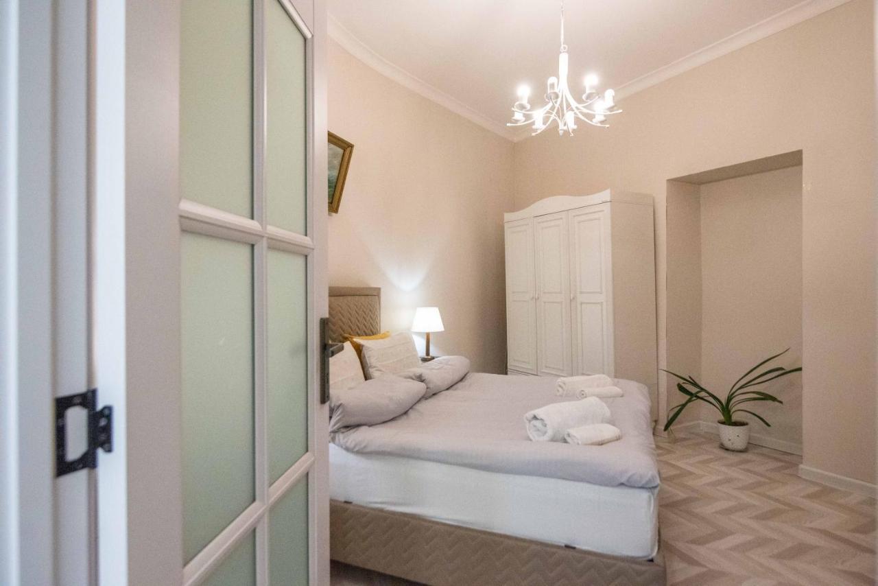 Old Town-Booking Apartment تبليسي المظهر الخارجي الصورة